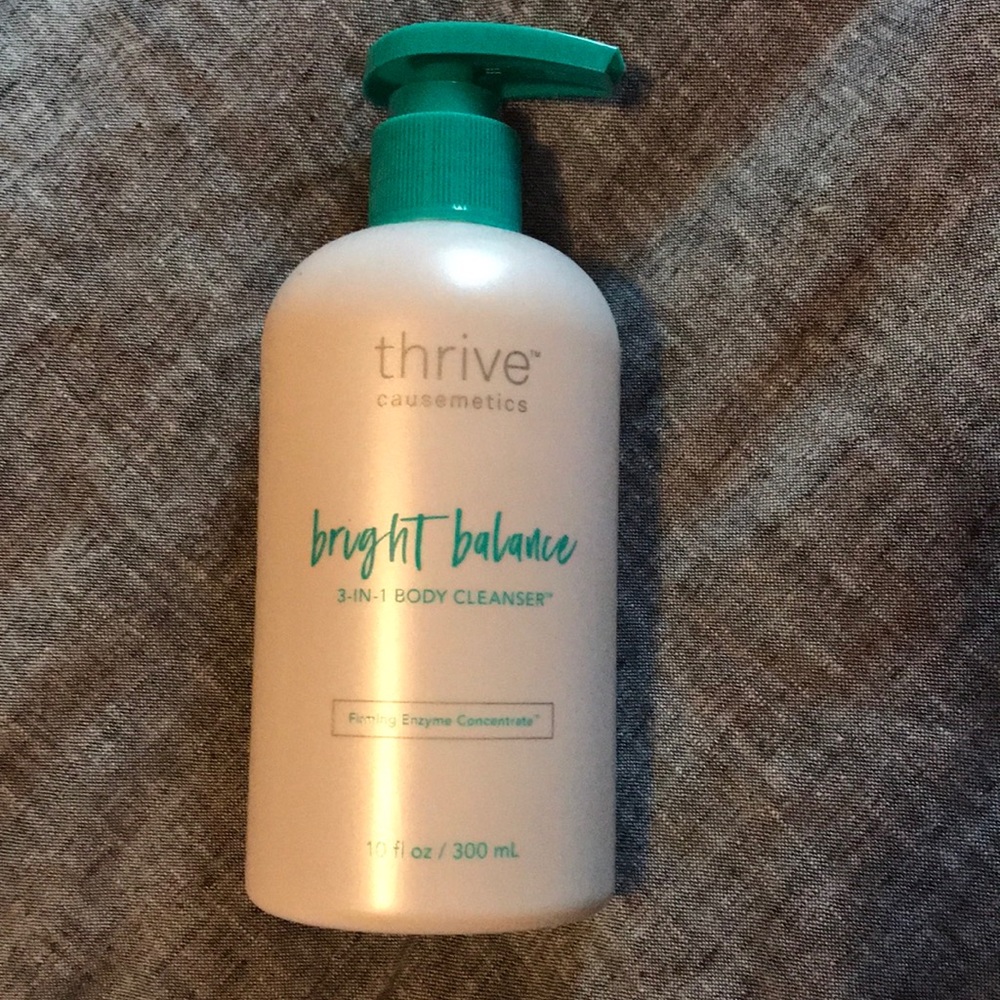 COPY - COPY - BRAND NEW THRIVE Causemetics Bright Balance 3 in 1 Body Cleanser!